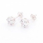 Серебряные серьги-гвоздики с фианитами 6мм SKL13-131533 Киев