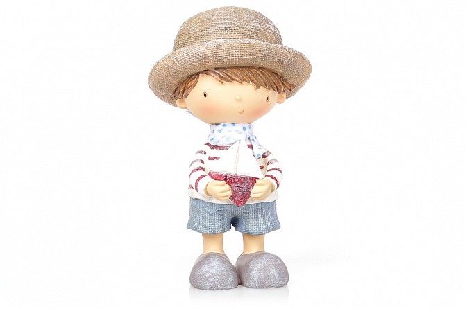 Декоративная фигурка Мальчик с корабликом, 19 см SKL11-250107 Киев - изображение 1