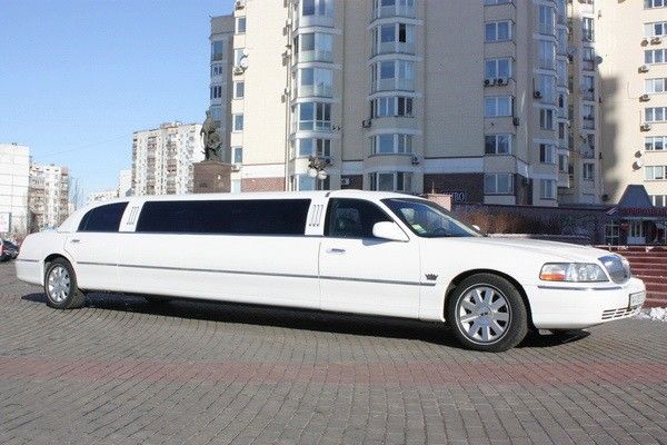 044 Лимузин Lincoln Town Car 120 NEW аренда Киев - изображение 1