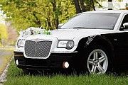 125 Chrysler 300C черно-белый аренда Київ