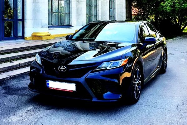 149 Toyota Camry V70 черная 2018 аренда авто Київ - изображение 1