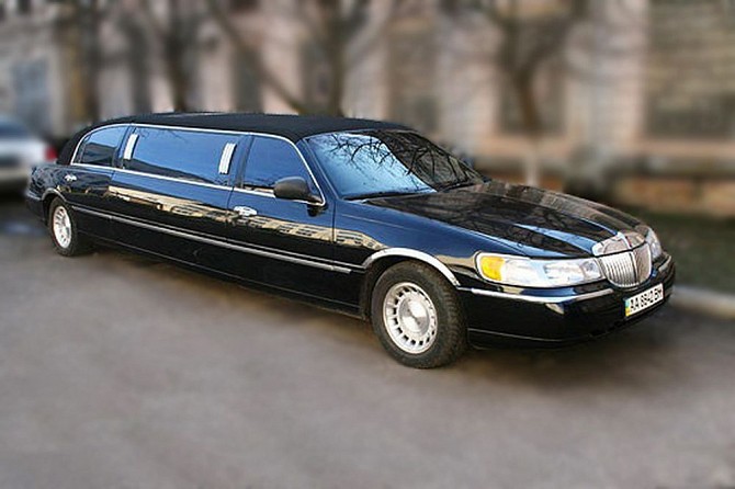 051 Лимузин Lincoln Town Car черный арендовать Киев - изображение 1
