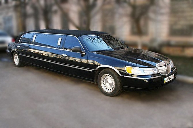 051 Лимузин Lincoln Town Car черный арендовать Київ - изображение 1