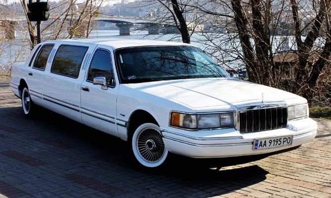 052 Лимузин Lincoln Town Car на прокат в Киеве цена Киев - изображение 1