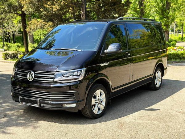 283 Volkswagen Multivan черный аренда микроавтобусов Киев - изображение 1