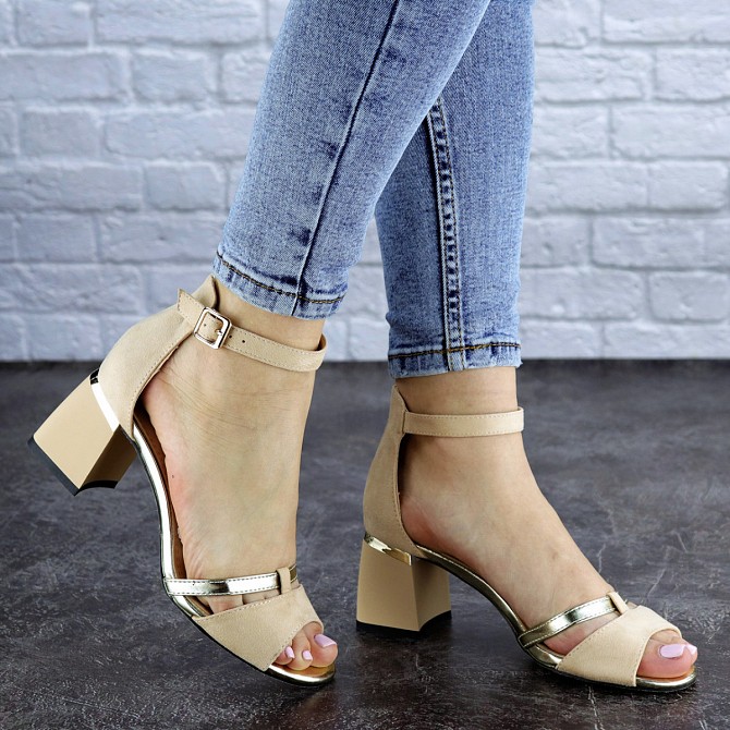 Женские босоножки Fashion Fiona 1901 36 размер 23,5 см Бежевый Житомир - изображение 1
