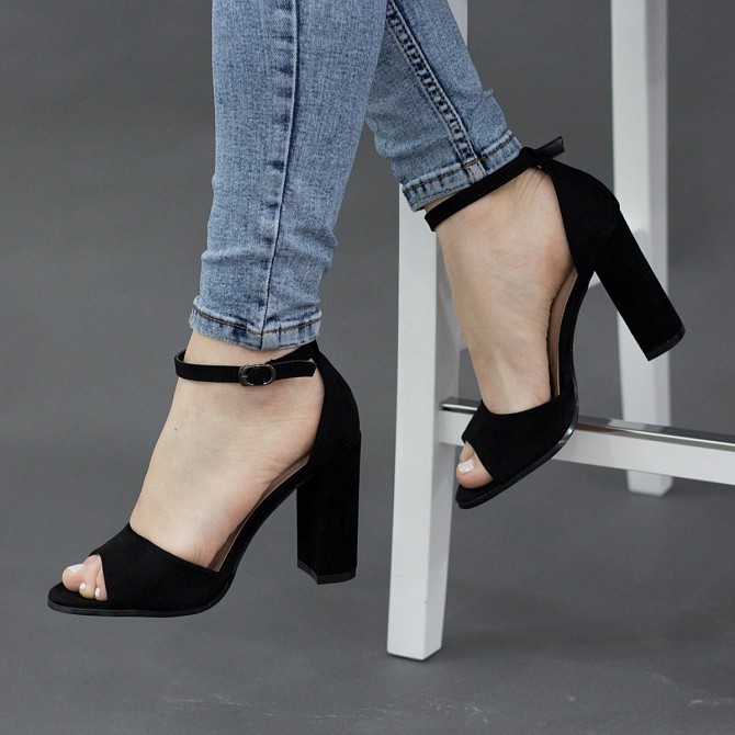 Женские босоножки на каблуке Fashion Riley 1541 37 размер 24 см Черный Житомир - изображение 1