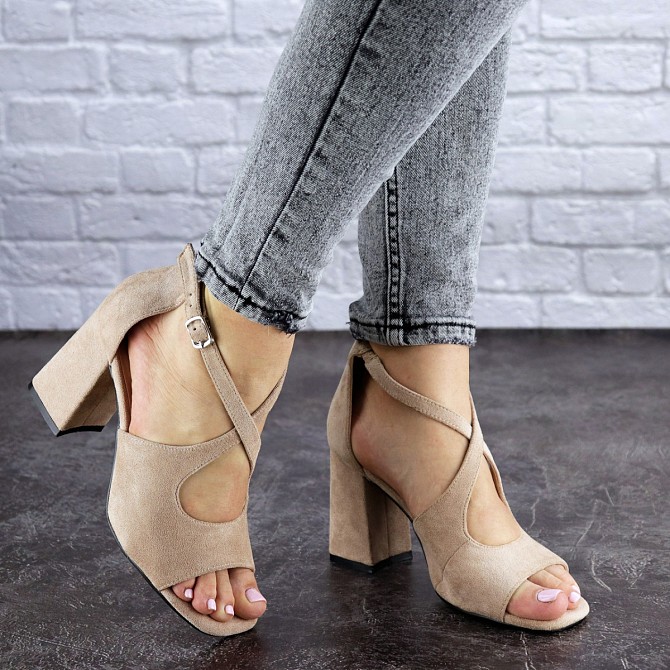 Женские босоножки Fashion Zima 1844 38 размер 24,5 см Бежевый Житомир - изображение 1
