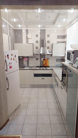 Сдам 3 комнатную квартиру в центре, улица Жаботинского,39. Запорожье - изображение 1