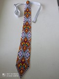Продам мужской галстук выполнен в украинском стиле из качественного чешского бисера Александрия