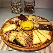 Крафтовий сирний сет до святкового столу Львов