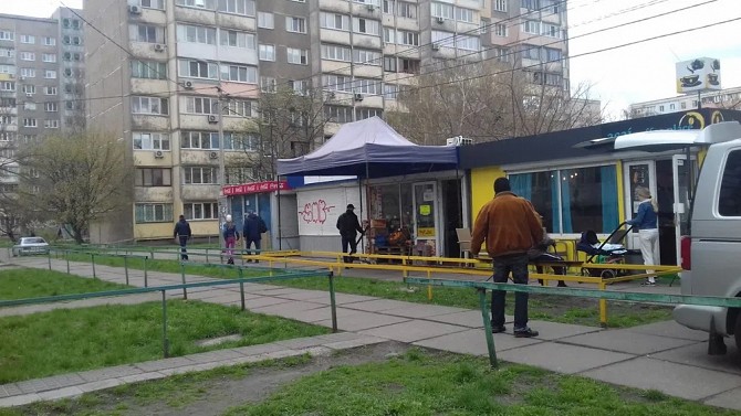 Сдаётся маф ул. Кибальчича 11 возле Сильпо большой трафик людей 10м2 Киев - изображение 1