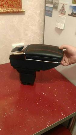 ПРОДАМ АВТО ПОДЛОКОТНИК Кривой Рог - изображение 1