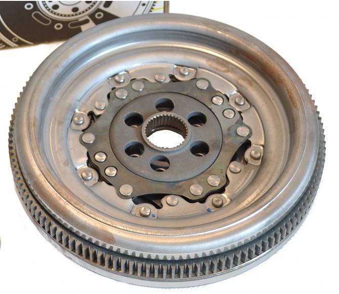Маховик ( демпфер ) Audi Skoda VW коробка DSG двигатель CBDB / BMR Житомир - изображение 1