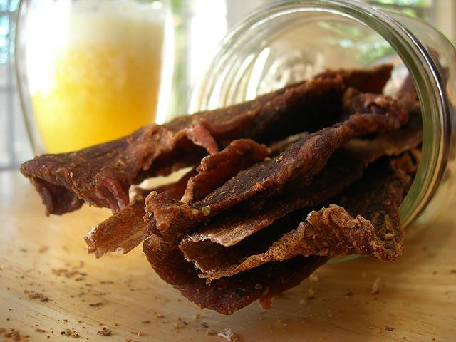 Джерки ( jerky) — кусочки вяленого мяса,снеки,мясные чипсы,закуска Харьков - изображение 1