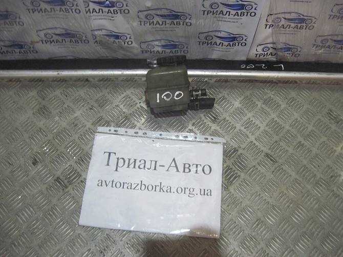 Бачок гидроусилителя на Тойота Лэнд Крузер 100 Київ - изображение 1