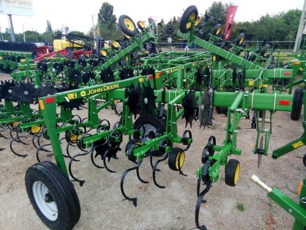 Культиваторы пропашные John Deere 825 Кировоград - изображение 1