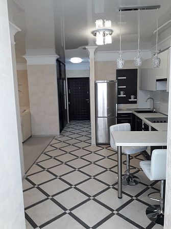Продам 2-к квартиру с дизайнерским ремонтом возле м. Холодная Гора Харьков - изображение 1