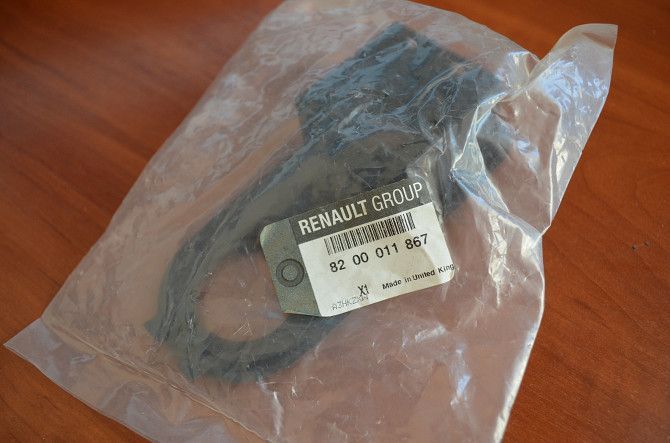 Рамка кнопок стеклоподъемника RENAULT 82 00 011 867 Новомосковск - изображение 1
