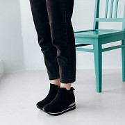 Ботинки женские Fashion Aistin 3292 37 размер 24 см Черный Киев
