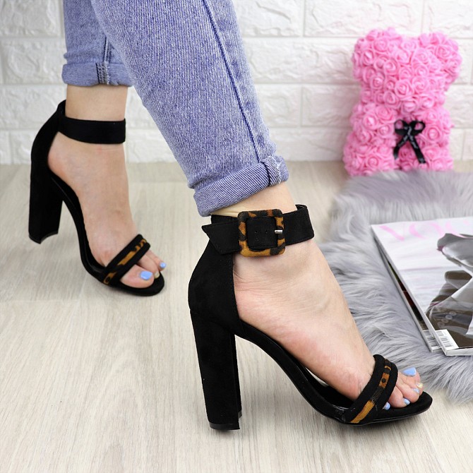 Женские леопардовые босоножки на каблуке Fashion Lionelle 1209 40 размер 26 см Черный Киев - изображение 1