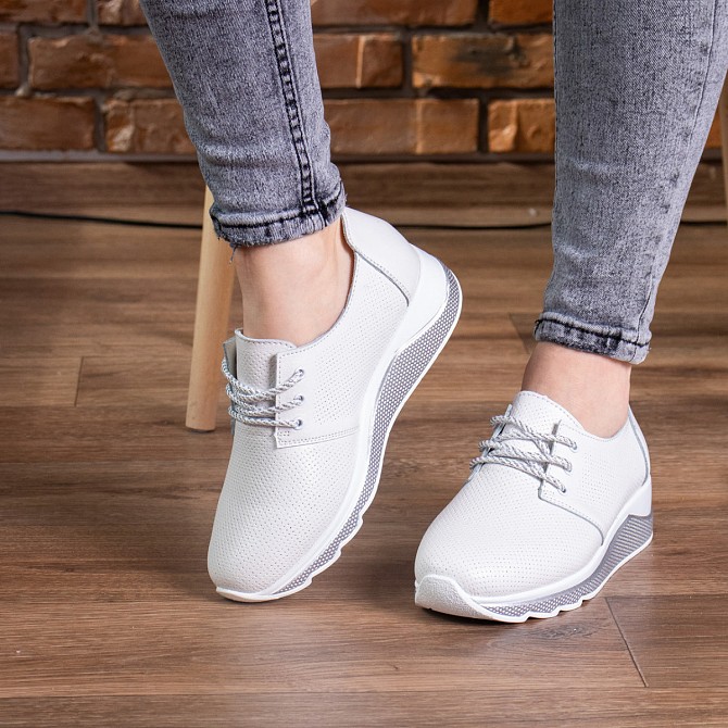 Кроссовки женские Fashion Xanthus 2673 38 размер 24,5 см Белый Київ - изображение 1