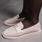 Лоферы женские Fashion Aretha 3574 36 размер 23,5 см Бежевый Київ