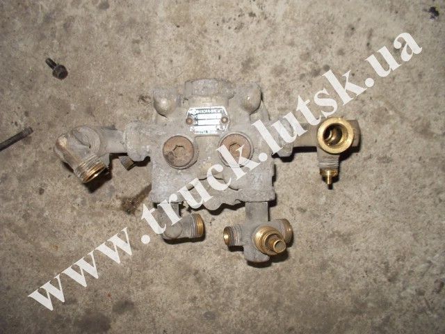 4-х контурный защитный клапан Volvo 3124013 1262010 1131420 1136011 Луцк - изображение 1