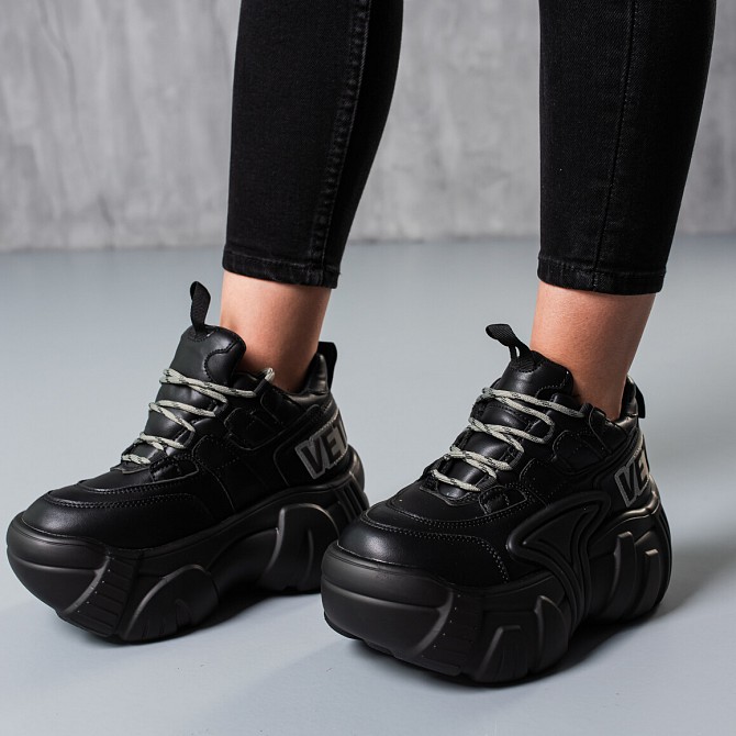 Кроссовки женские Fashion Geronimo 3794 38 размер 24 см Черный Киев - изображение 1