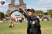 Девушка-француженка устанавливает новый Мировой Рекорд на Эйфелевой Башне в Париже #Франция Кировоград