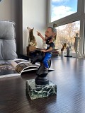 Шаржевая статуэтка «Ход конём» подарочные статуэтки по фото на заказ Киев