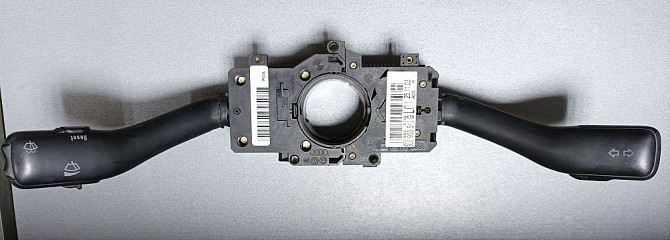 Блок поворотів(гітара, роги) Audi,VW,SKODA(810953513G) Запорожье - изображение 1