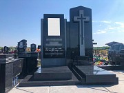 Элитные могильные памятники из черного гранита, производство памятников Киев