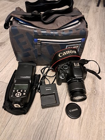 Продам зеркальный фотоаппарат Canon 600D +бепроводная фотоспышка+сумка. Харьков - изображение 1
